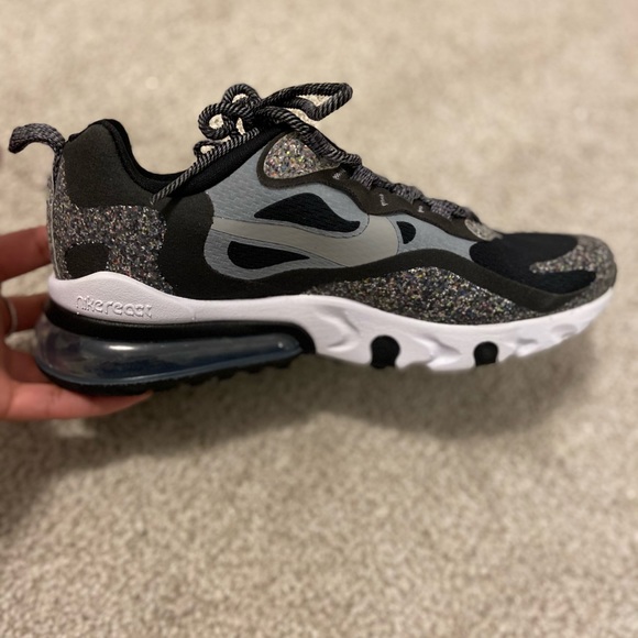 Nike youth shoes - Picture 2 of 3